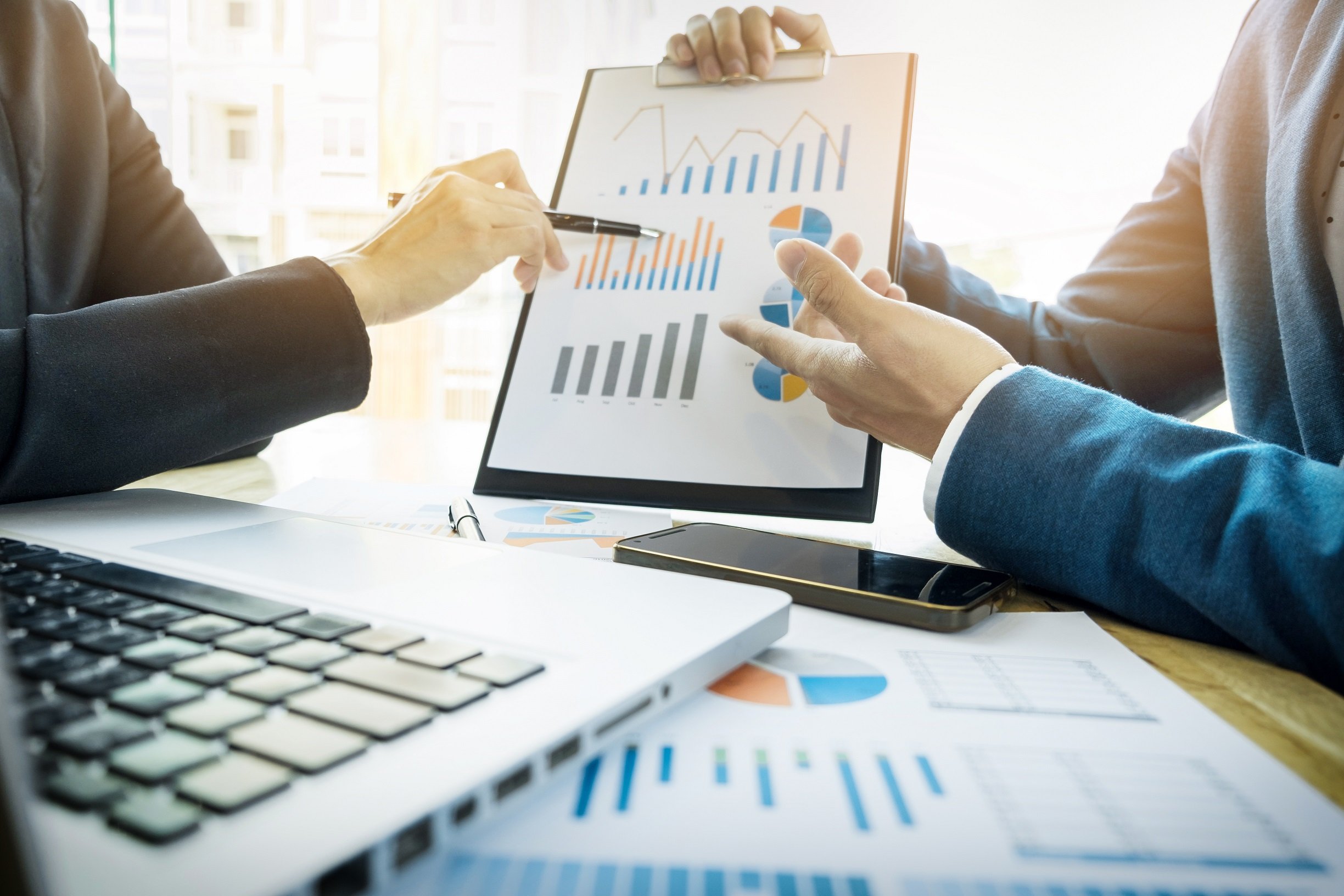 Free Freepik@snowing