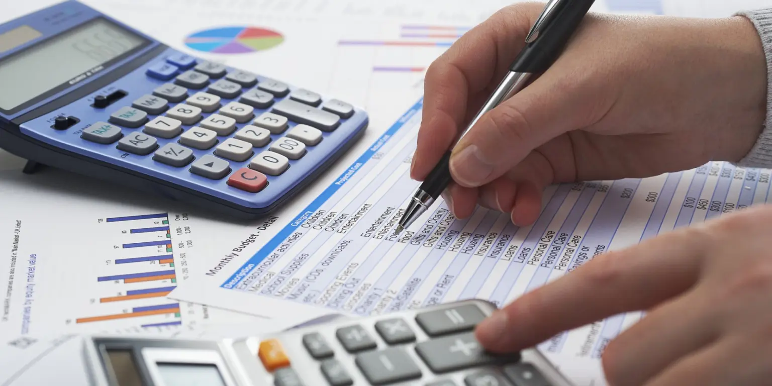 40% dos brasileiros começam 2025 endividados, revela pesquisa