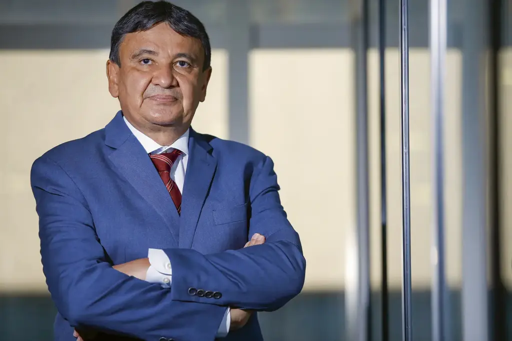 Quem trabalha deve continuar recebendo Bolsa Família, defende Ministro de Lula Quem trabalha deve continuar recebendo Bolsa Família, defende Ministro de Lula