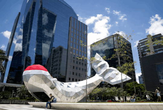 A Titan mantém sua sede no chamado “prédio da baleia”, localizado na Avenida Faria Lima. Foto Felipe Rau/Estadão.
