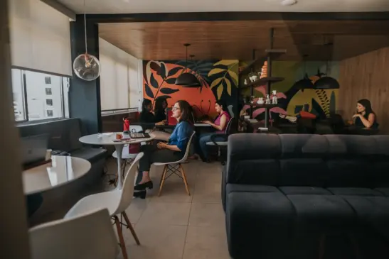 O pioneirismo do Coetus: como um mate na praia e o inconformismo criaram o primeiro coworking jurídico do Brasil